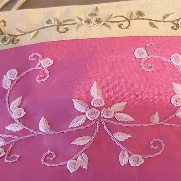 Pure Silk Vietnamese Embroidered purse - Picture 6 of 6